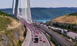 İstanbul Yollarında Ay-Yıldızlı Coşku