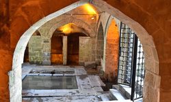 Tarihi Kasteller Zamana Meydan Okuyor