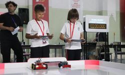 Mucit Öğrencilerin Robotları Kıyasıya Yarıştı