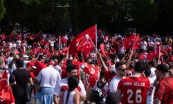 Vancouver’da Ay-Yıldızlılara dev destek
