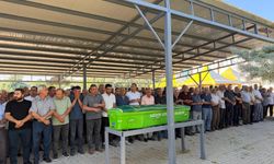 Sınava Giderken Ölen Genç Gözyaşlarıyla Defnedildi