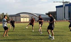Başpehlivanlar Kırkpınar'da er meydanına çıkmaya hazır