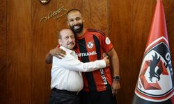 Nazım Sangare İmzayı Attı