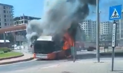 Belediye Otobüsü Alev Alev Yandı