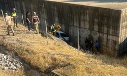 Gaziantep'te Köprüden Şarampole Uçan Araçta Can Pazarı