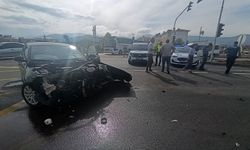 Gaziantep’te İki Araç Birbirine Girdi