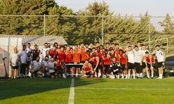 Çalhanoğlu'nun doğum günü antrenmanda kutlandı