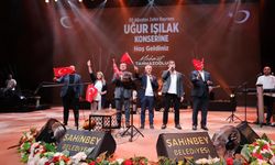Şahinbey’de Zaferin Coşkusu Uğur Işılak Şarkılarıyla Kutlandı