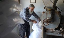 70 yıldır tuz öğütüyor, mesleğini yaşatıyor