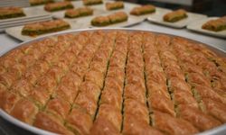 Gaziantep baklavasını İngilizce anlattı, milyonlara ulaştı