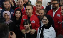 Gençler Türkiye’nin geleceğine imza atıyor