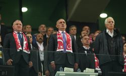 Millilerin maçında Hacıosmanoğlu protestosu