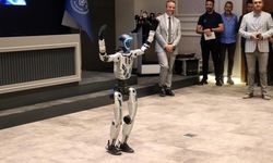 İnsansı robot MEGA göreve başladı
