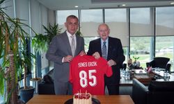 TFF Onursal Başkanı Erzik'e Riva'da Sürpriz