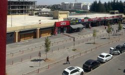 Otopark Yok, Halı Saha Var