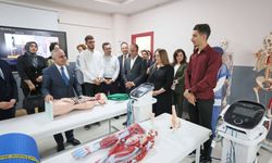 GAÜN'de Yenilenen Sağlık Laboratuvarları Açıldı