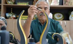 Alzheimer hastaları atölyede sosyal hayata katılıyor