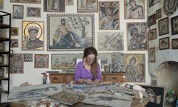 Atık cam ve seramikleri sanat eserine dönüştürüyor