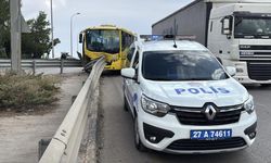 Gaziantep’te halk otobüsü bariyerlere çarptı