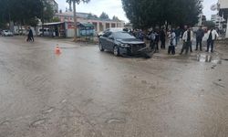 Gaziantep’te iki otomobil birbirine girdi