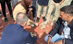 Öğrenciler kendi yaptıkları su roketlerini fırlattı