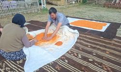 Kış Hazırlığında Eşine Destek Oldu