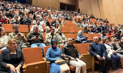 Vali Çeber Sanatseverlerle Tiyatroda Buluştu