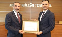 Yıldırım ve Sarıca mazbatalarını teslim aldı