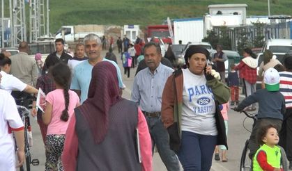 Depremzedeler bayrama umutlu girdi