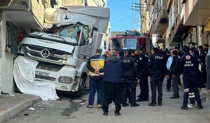 Gaziantep'te Yokuş Aşağı Tır Kazası: Bir Kadın Hayatını Kaybetti