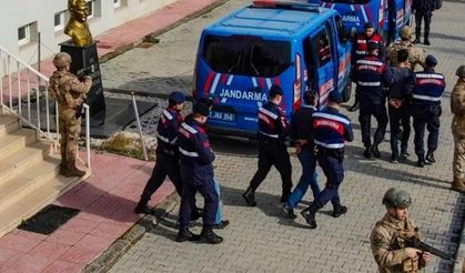 Diyarbakır'da DEM Parti'nin açık hava toplantısında 3 şüpheli gözaltına alındı.