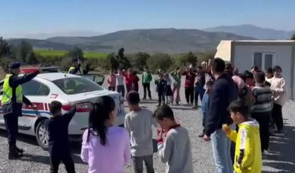 Gaziantep’te Jandarmadan Depremzede Çocuklara Trafik Eğitimi