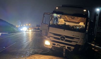 Gaziantep'te feci kaza! Kaza yapanlara yardım etmek isteyenlere tır çarptı