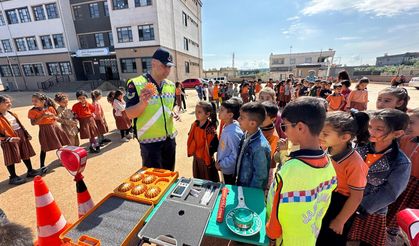 Gaziantep'te Jandarmadan Geleceğin Şoförlerine Eğitim