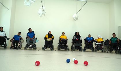 Kas hastası sporcular boccia ile "adapte" oluyor