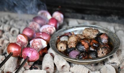 Gaziantep'in kış lezzetlerinden soğan kebabı damakları tatlandırıyor