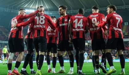 Gaziantep FK'da ilk yarıda hangi futbolcu kaç gol attı? İşte detaylar..