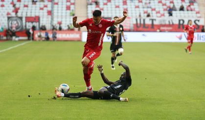 Antalyaspor - Gaziantep FK Maçında İlk Yarı Sona Erdi