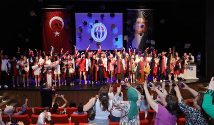 Genç İletişimciler Mezun Oldu