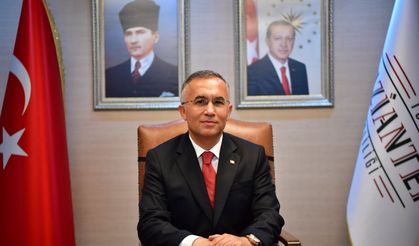 Vali Çeber'den YKS Şampiyonlarına Mesaj