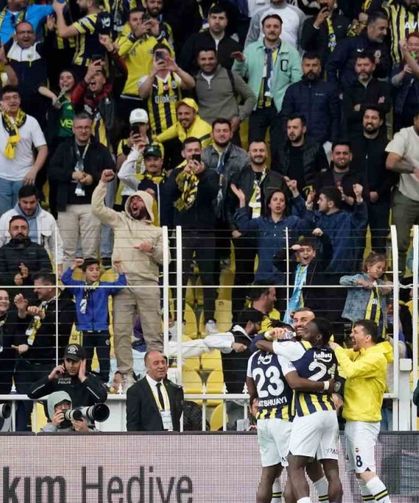 Fenerbahçe - Beşiktaş maçının ilk yarısı bitti! İşte ilk yarıdan notlar...