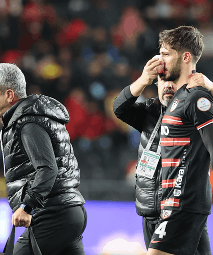 Gaziantep FK'nin Savunma Oyuncusu Arda Kızıldağ'ın Burnu Kırıldı
