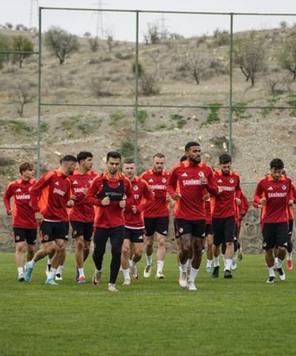 Gaziantep FK'da 5 Futbolcu Uyarıldı
