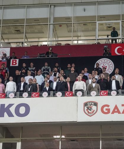 Kimsenin Ağzını Bıçak Açmıyor