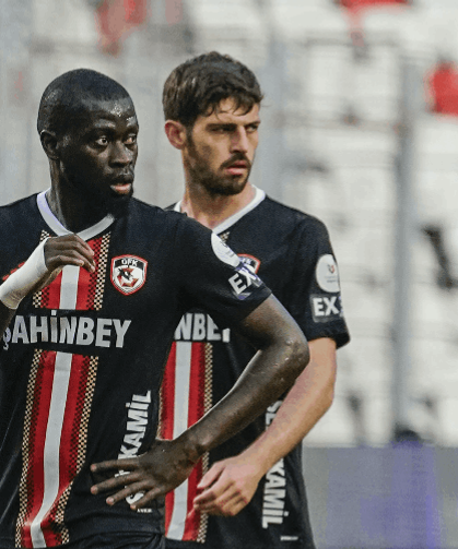 Ndiaye, 3. Kez Sınıra Girdi