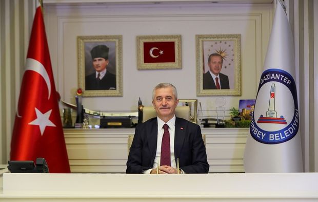 Tahmazoğlu Şahinbey’i Şaha Kaldırdı
