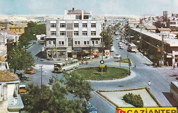 1950’lerde Gaziantep Sokakları: Mahalle Kültürü, Esnaf Sesi, Radyo Merakı