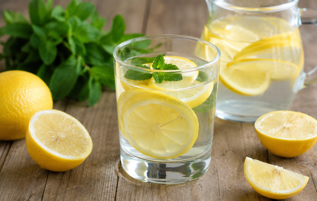 Sabah Aç Karnına Limonlu Su İçenler Dikkat