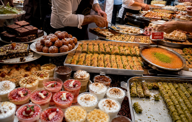 Baklava Tahtından Oldu