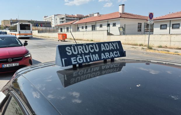 Ehliyet Sınavında Sabit Parkur Dönemi Bitiyor